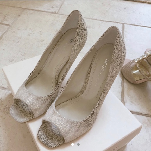 BCBG pebble print open toe heels